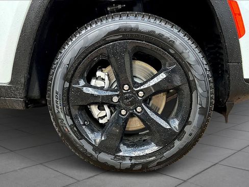 New 2025 Jeep Grand Cherokee L Limited w/ Black Appearance Package image 12