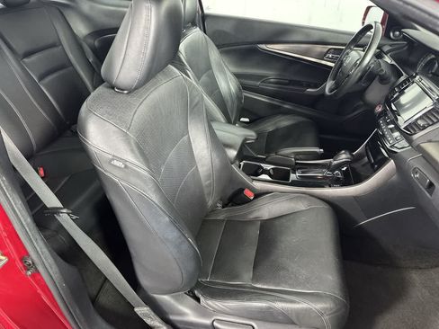 Used 2016 Honda Accord Touring image 8