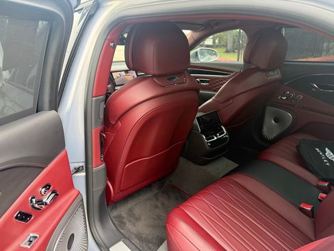 Used 2022 Bentley Flying Spur W12 AWD/4WD image 4
