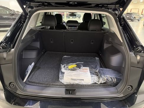 New 2026 Volkswagen Tiguan SE AWD/4WD image 12