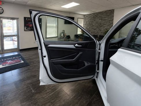 Used 2025 Volkswagen Jetta Sport FWD image 11