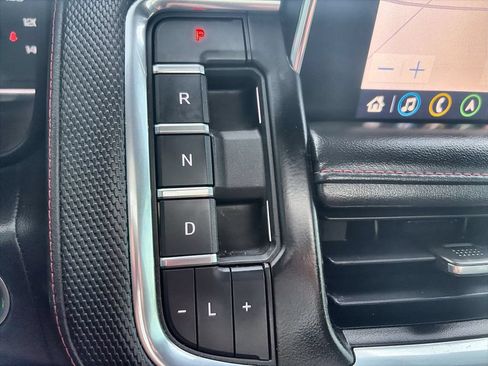 Used 2021 Chevrolet Tahoe RST w/ Luxury Package AWD/4WD image 16