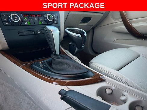 Used 2010 BMW 128i Convertible image 50