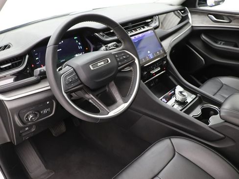 Used 2023 Jeep Grand Cherokee 30th Anniversary image 15