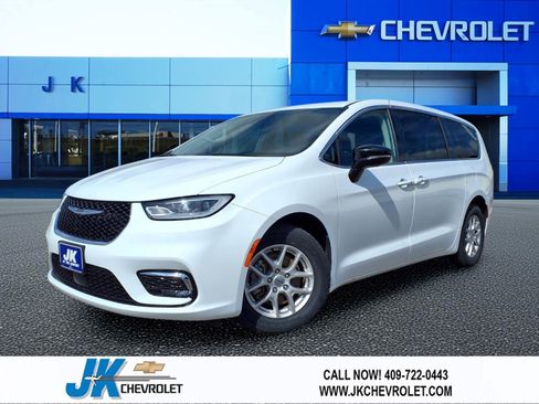 Used 2024 Chrysler Pacifica Touring-L FWD image 1