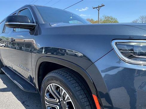 Used 2024 Jeep Wagoneer L Series II w/ Flexible Seating Group image 22