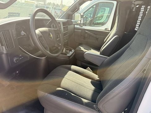 Used 2025 Chevrolet Express 2500 w/ Driver Convenience Package RWD image 23