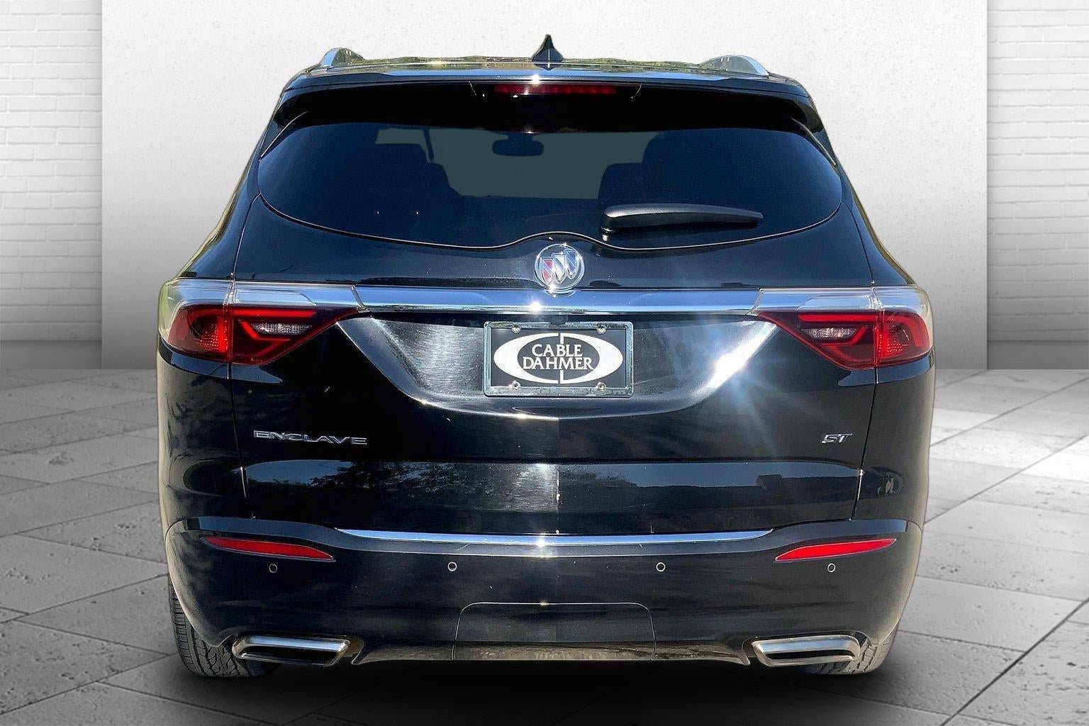 Used 2022 Buick Enclave Essence w/ Experience Buick Package FWD image 3