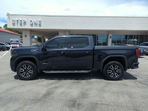 Used 2023 GMC Sierra 1500 AT4 w/ AT4 Premium Package AWD/4WD image 3