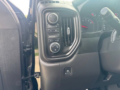 Used 2021 Chevrolet Silverado 1500 Custom AWD/4WD image 19