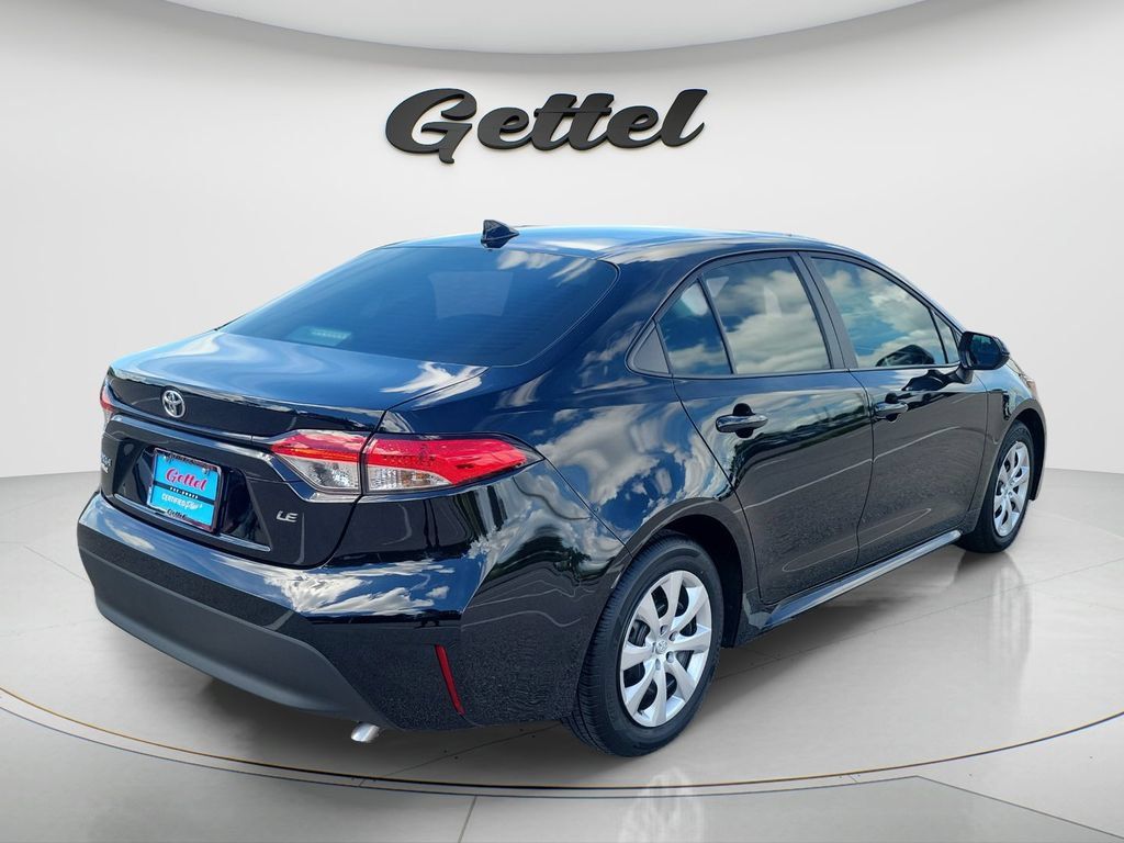 Certified 2025 Toyota Corolla LE w/ Convenience Package FWD image 5