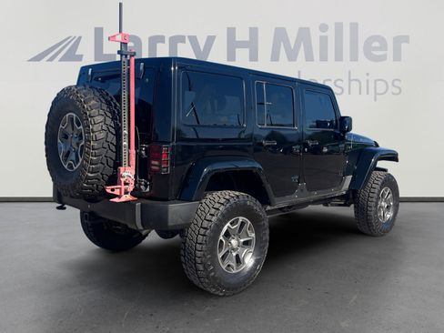Used 2013 Jeep Wrangler Unlimited Rubicon w/ Dual Top Group AWD/4WD image 5