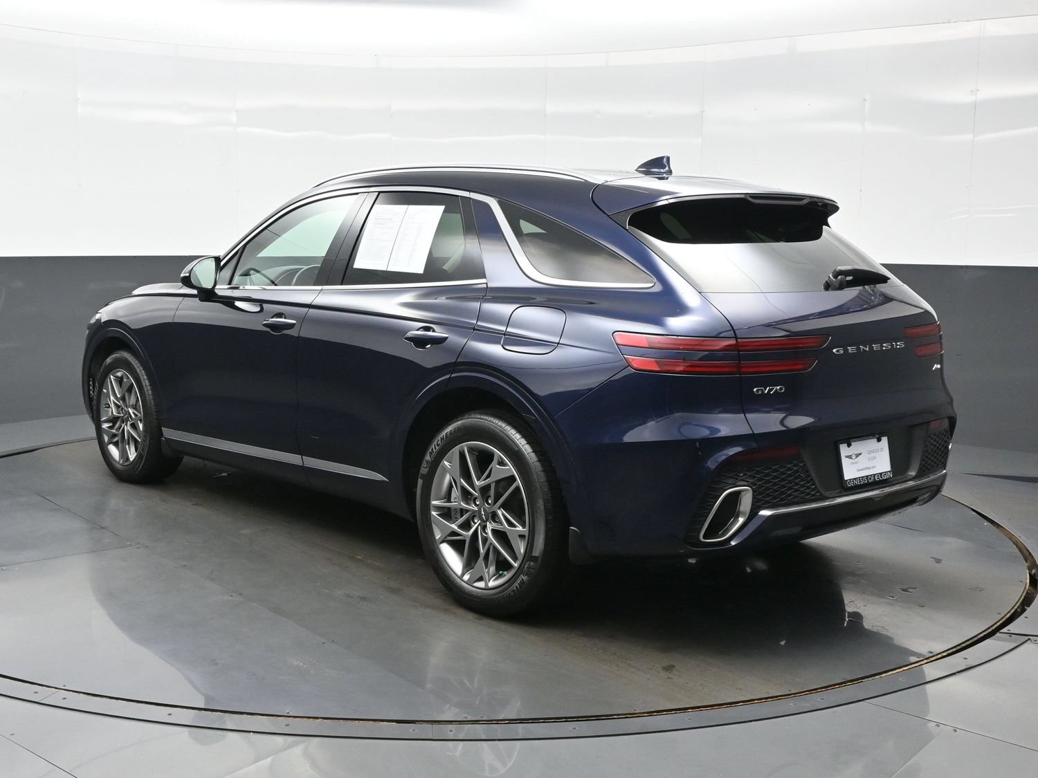 Used 2025 Genesis GV70 2.5T w/ Select Package AWD/4WD image 4