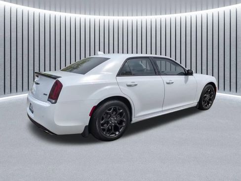 Used 2021 Chrysler 300 Touring L w/ Popular Equipment Group AWD/4WD image 5