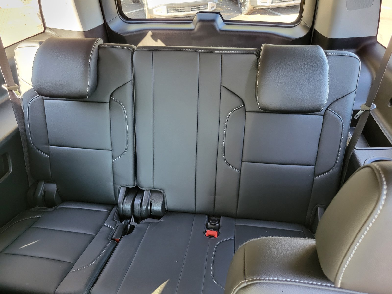 Used 2019 Chevrolet Suburban LT w/ Luxury Package AWD/4WD image 32