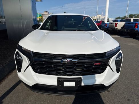 Used 2024 Chevrolet Trax RS FWD image 3