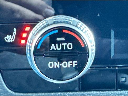 New 2026 Mitsubishi Outlander SE image 21