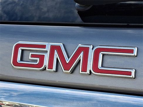 Used 2020 GMC Terrain SLE w/ Driver Convenience Package image 31