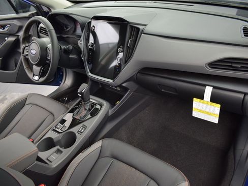 Certified 2025 Subaru Crosstrek 2.5i Limited w/ Crosstrek Mirror Package image 13