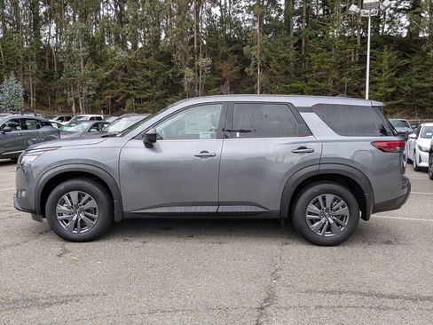 New 2025 Nissan Pathfinder S image 8