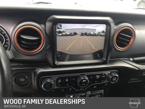 Used 2023 Jeep Gladiator Mojave w/ Cold Weather Group image 17