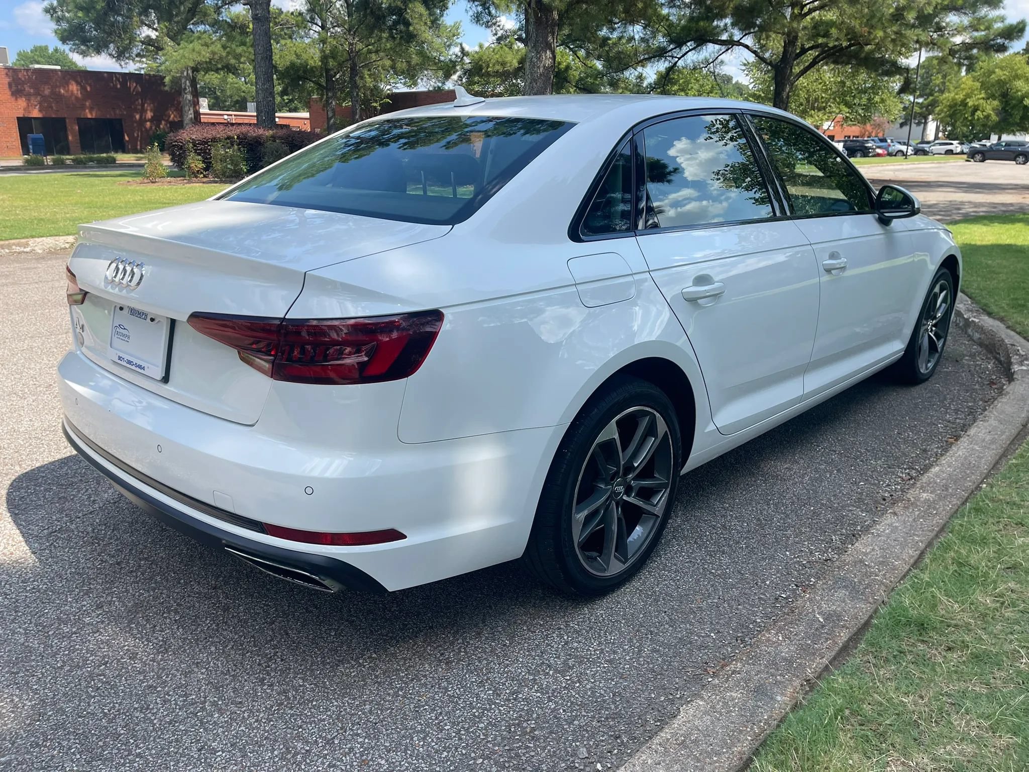 Used 2019 Audi A4 2.0T Premium FWD image 5