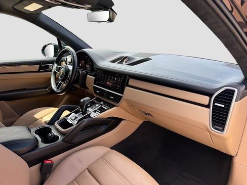 Used 2023 Porsche Cayenne GTS AWD/4WD image 14