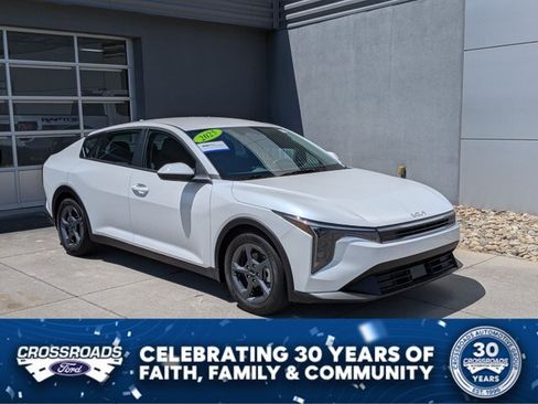 Used 2025 Kia K4 FWD image 1