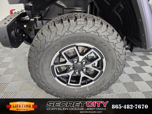 New 2025 Jeep Wrangler Unlimited Rubicon w/ Steel Bumper Group image 9