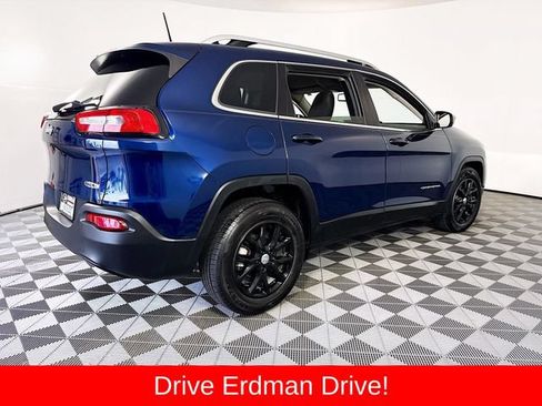 Used 2018 Jeep Cherokee Latitude FWD image 22