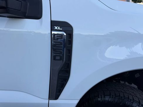 Used 2023 Ford F250 XL w/ FX4 Off-Road Package AWD/4WD image 15