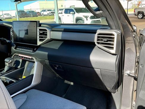Used 2025 Toyota Tundra Limited image 17