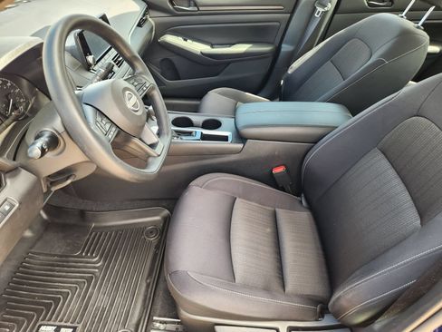 Used 2024 Nissan Altima 2.5 S FWD image 13