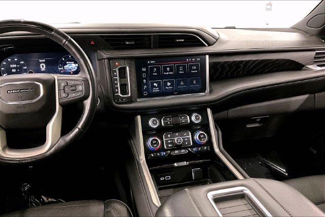 Used 2023 GMC Yukon XL Denali w/ Advanced Technology Package AWD/4WD image 7