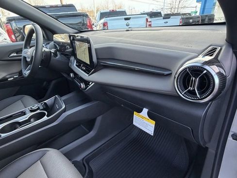 New 2026 Chevrolet Equinox LT w/ Convenience Package II image 38