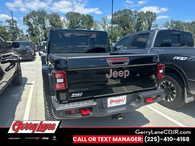 Used 2025 Jeep Gladiator Rubicon AWD/4WD image 5