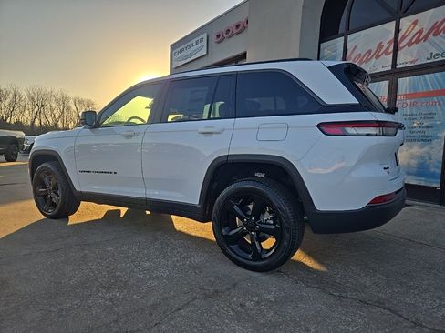New 2026 Jeep Grand Cherokee Limited AWD/4WD image 7