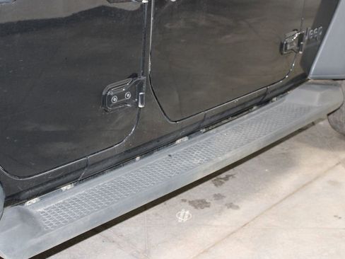 Used 2023 Jeep Wrangler Unlimited Sport AWD/4WD image 12