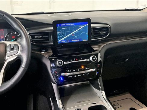 Used 2023 Ford Explorer Limited image 6