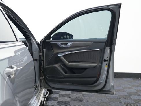 Used 2021 Audi RS 6 AVANT WAGON 4D image 26