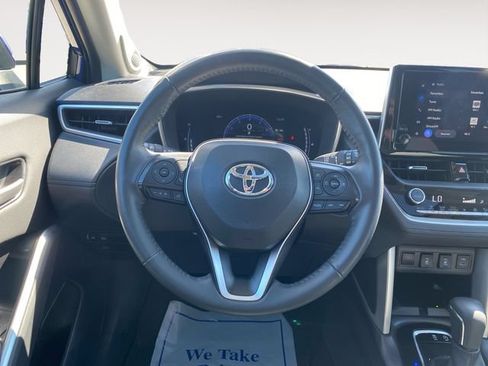 Used 2024 Toyota Corolla Cross XLE w/ Convenience Package AWD/4WD image 12