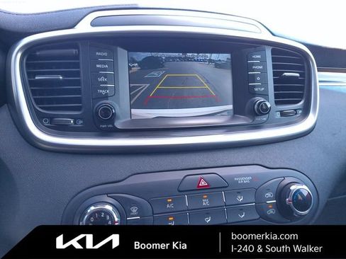 Used 2019 Kia Sorento FWD image 11