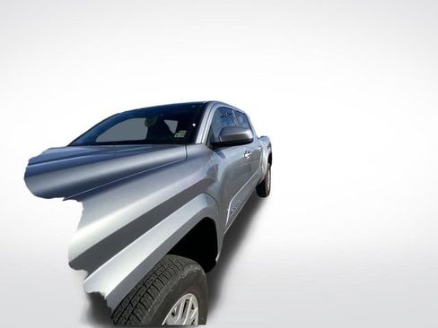 Used 2024 Toyota Tacoma 4x4 Double Cab image 2