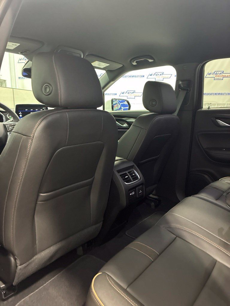 Used 2023 Chevrolet Blazer Premier FWD image 32