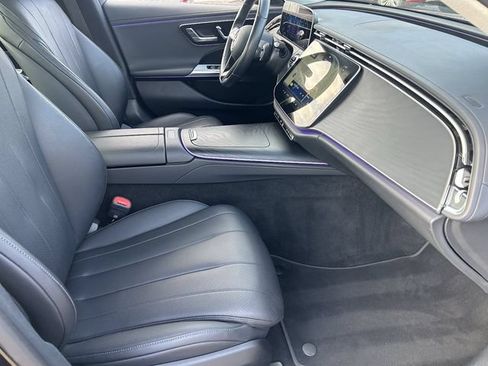 Used 2025 Mercedes-Benz E 350 Sedan w/ Winter Package image 12