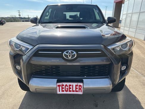 Used 2021 Toyota 4Runner TRD Off-Road image 2