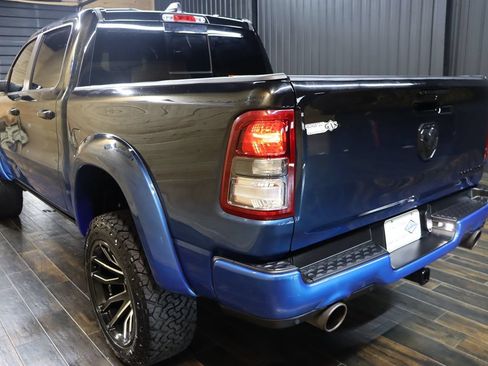 Used 2022 RAM 1500 Big Horn AWD/4WD image 3