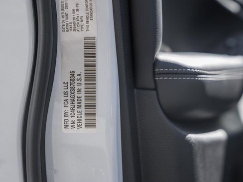 New 2025 Jeep Grand Cherokee Laredo X w/ Luxury Tech Group I image 38