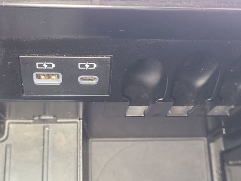 Used 2023 Toyota Tundra Limited image 29