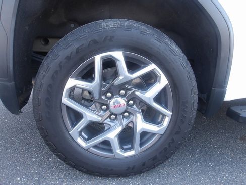 Used 2023 GMC Sierra 1500 SLT w/ SLT Premium Package image 10